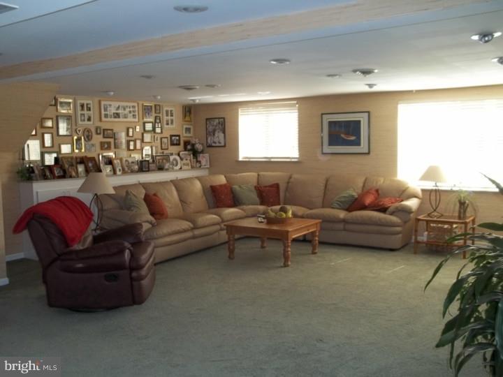 555 Kennerly Road Springfield, PA 19064 - Photo 17 of 18 Family Room