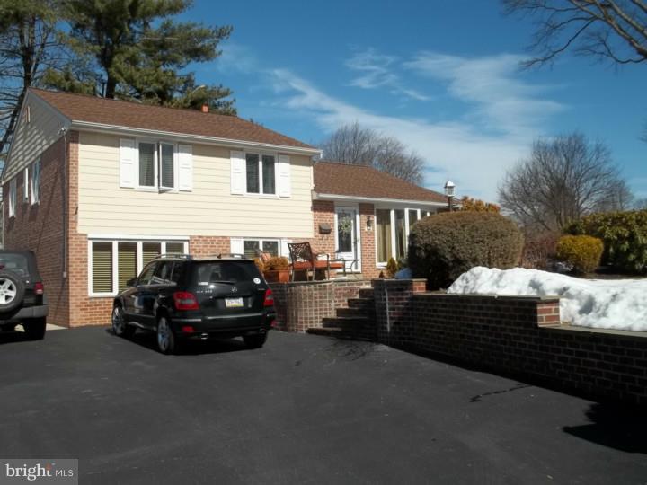 555 Kennerly Road Springfield, PA 19064 - Photo 3 of 18 Exterior Side