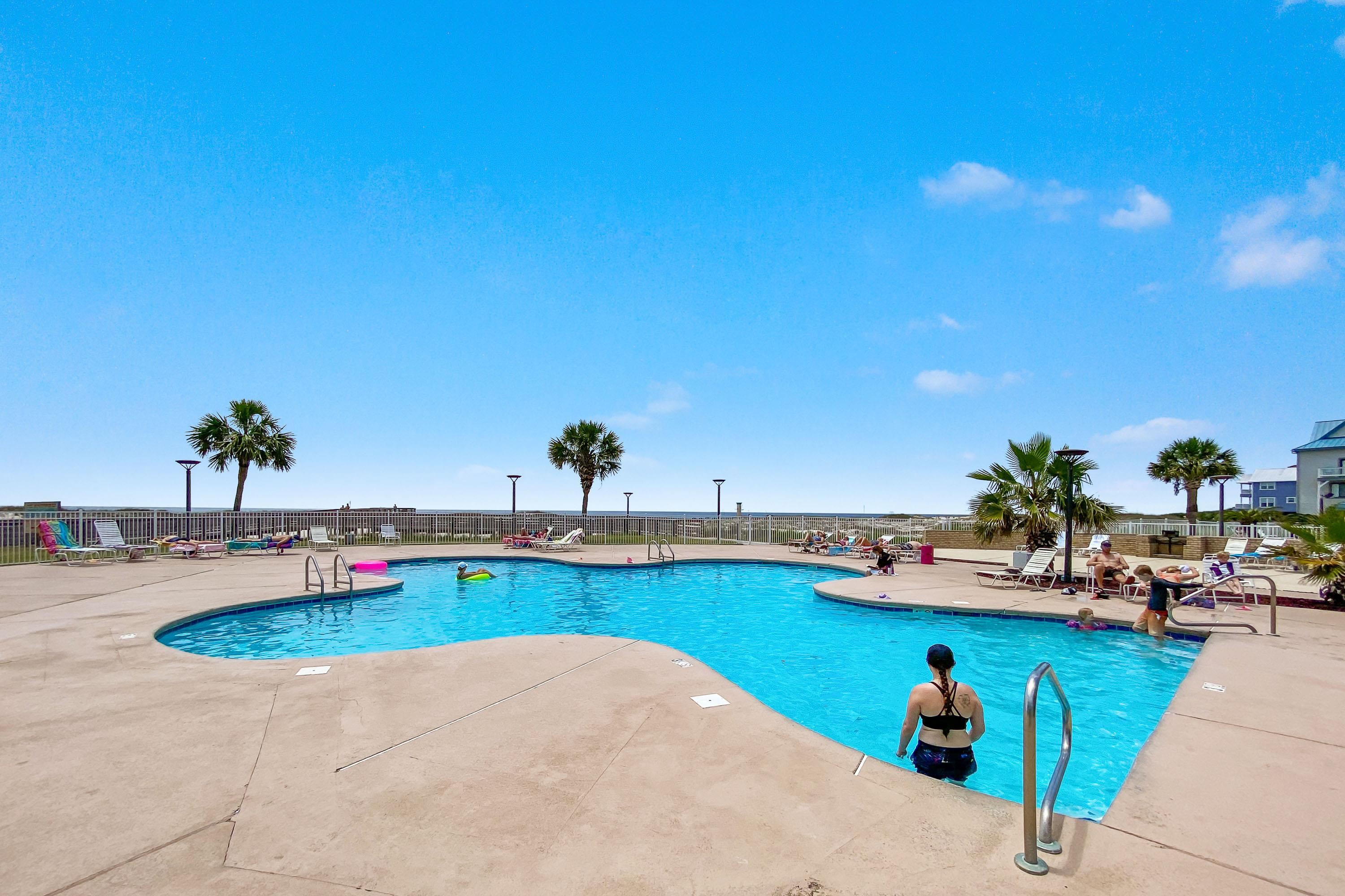375 Plantation Road, Unit 5612 Gulf Shores, AL 36542 - Photo 32 of 37 Pool