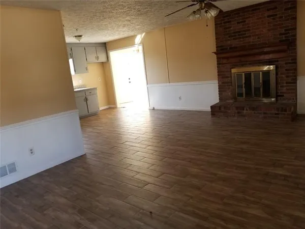 $1,850 | 4561 Braselton Highway, Hoschton, GA 30548