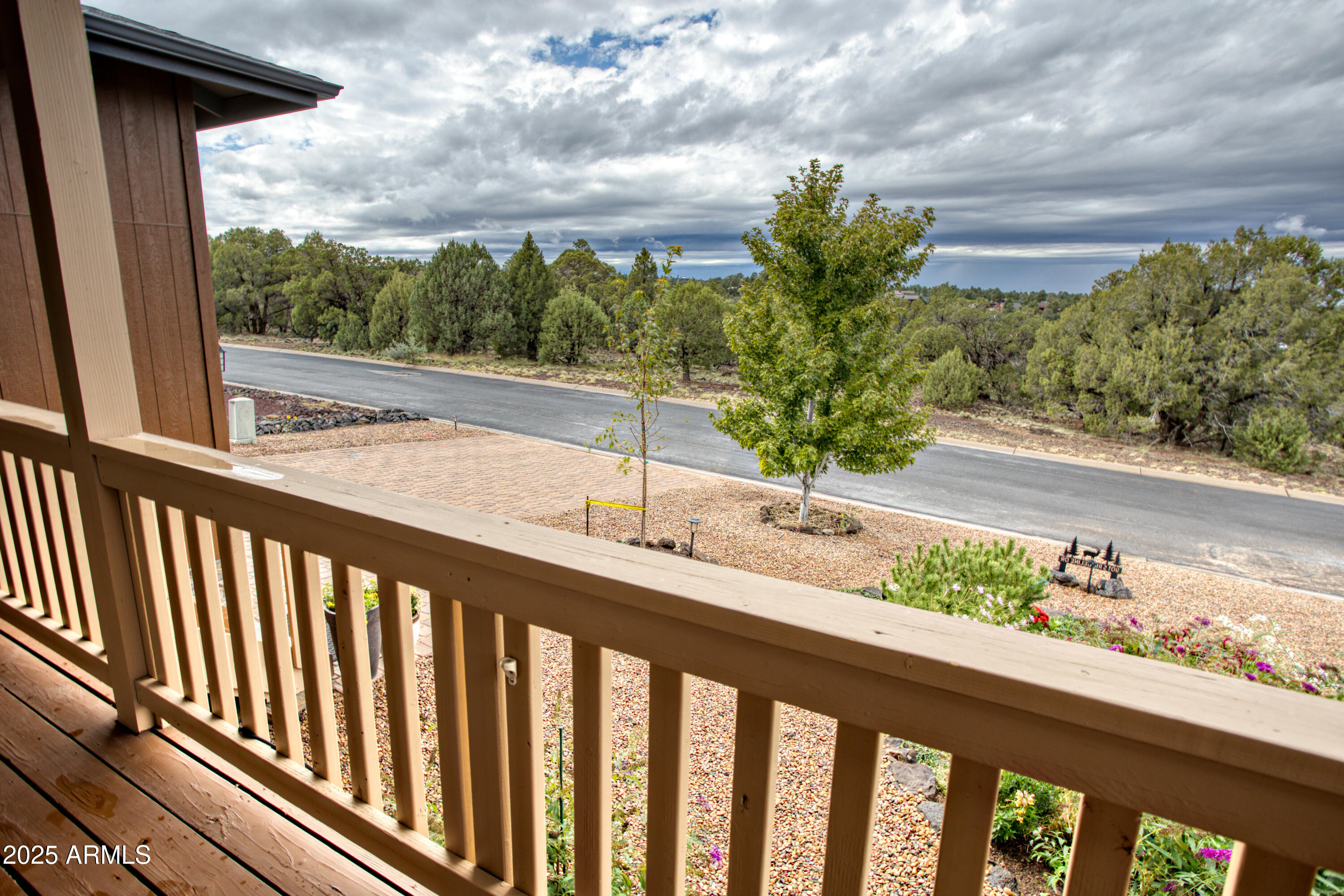 901 South Ridgeline Drive Show Low, AZ 85901 - Photo 24 of 31 a view of a porch