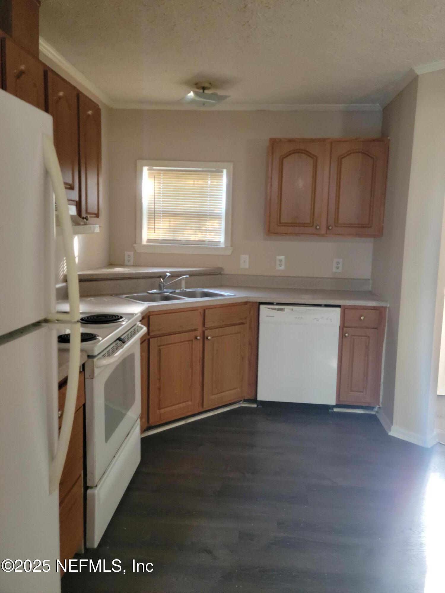 37 Evergreen Avenue, Unit B St. Augustine, FL 32084 - Photo 6 of 15 20230912_092828