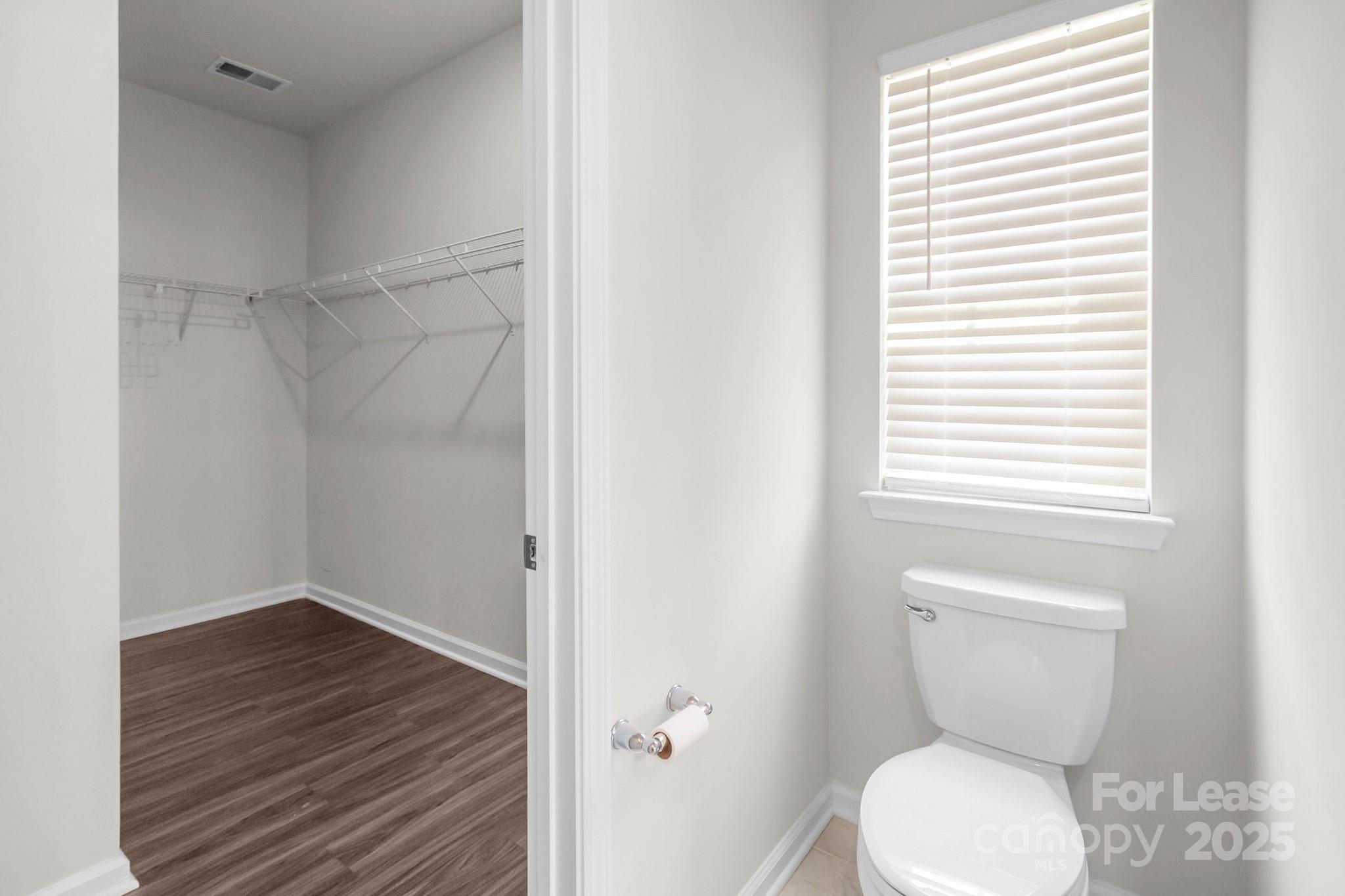 15520 Capps Road Charlotte, NC 28278 - Photo 26 of 48 a bathroom with a toilet