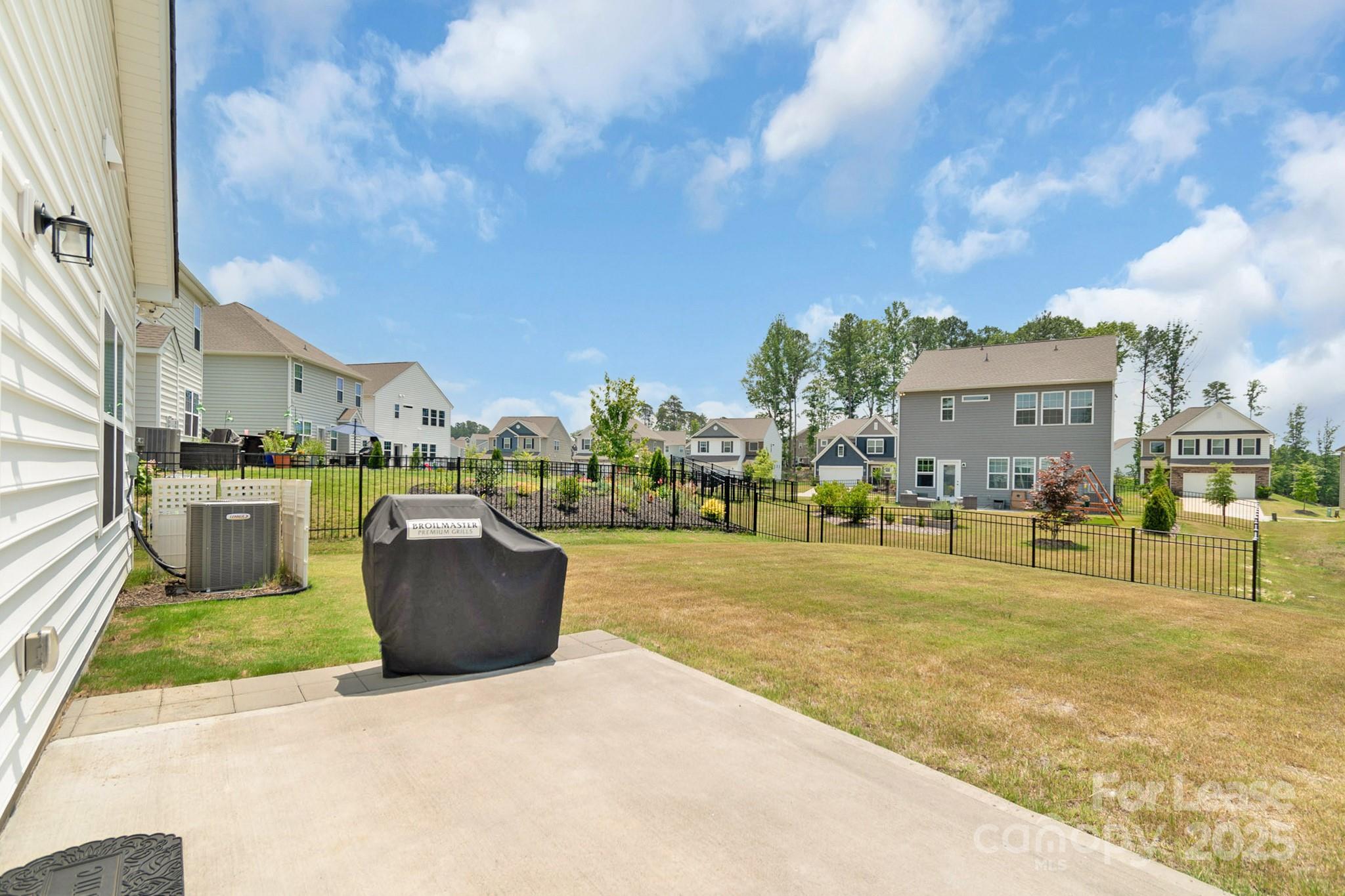 15520 Capps Road Charlotte, NC 28278 - Photo 44 of 48 a view of a city