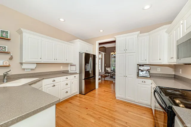 $439,900 | 939 Old Orchard Drive, Warsaw, IN 46582