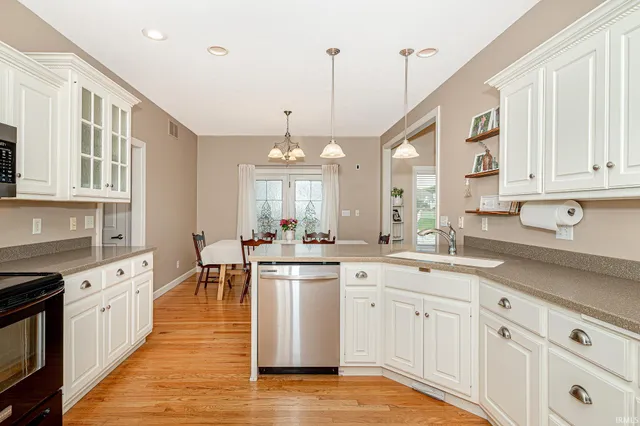 $439,900 | 939 Old Orchard Drive, Warsaw, IN 46582