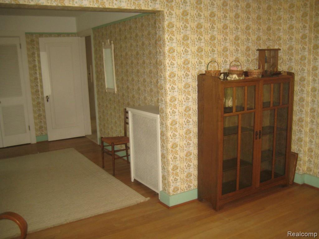 1692 Prestwick Road Grosse Pointe, MI 48236 - Photo 32 of 49 033.jpg