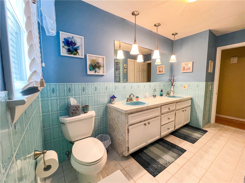 15 Carriage Road Cranston, RI 02920 - Photo 13 of 32 Gallery Image 13