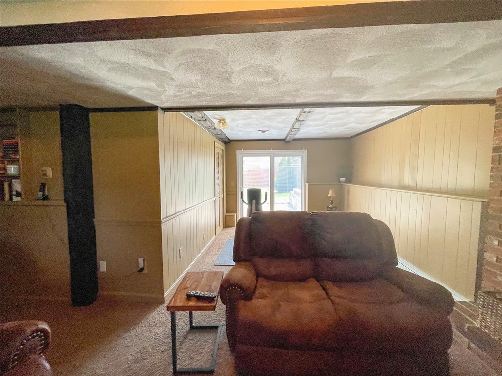 15 Carriage Road Cranston, RI 02920 - Photo 21 of 32 Gallery Image 21