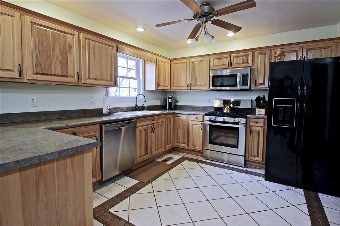 805 Watermelon Way Tamassee, SC 29686 - Photo 10 of 30 Gallery Image 10