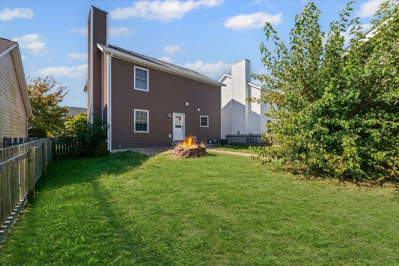 1418 Ogelthorpe Avenue Urbana, IL 61802 - Photo 32 of 36 a view of a backyard with potted plants