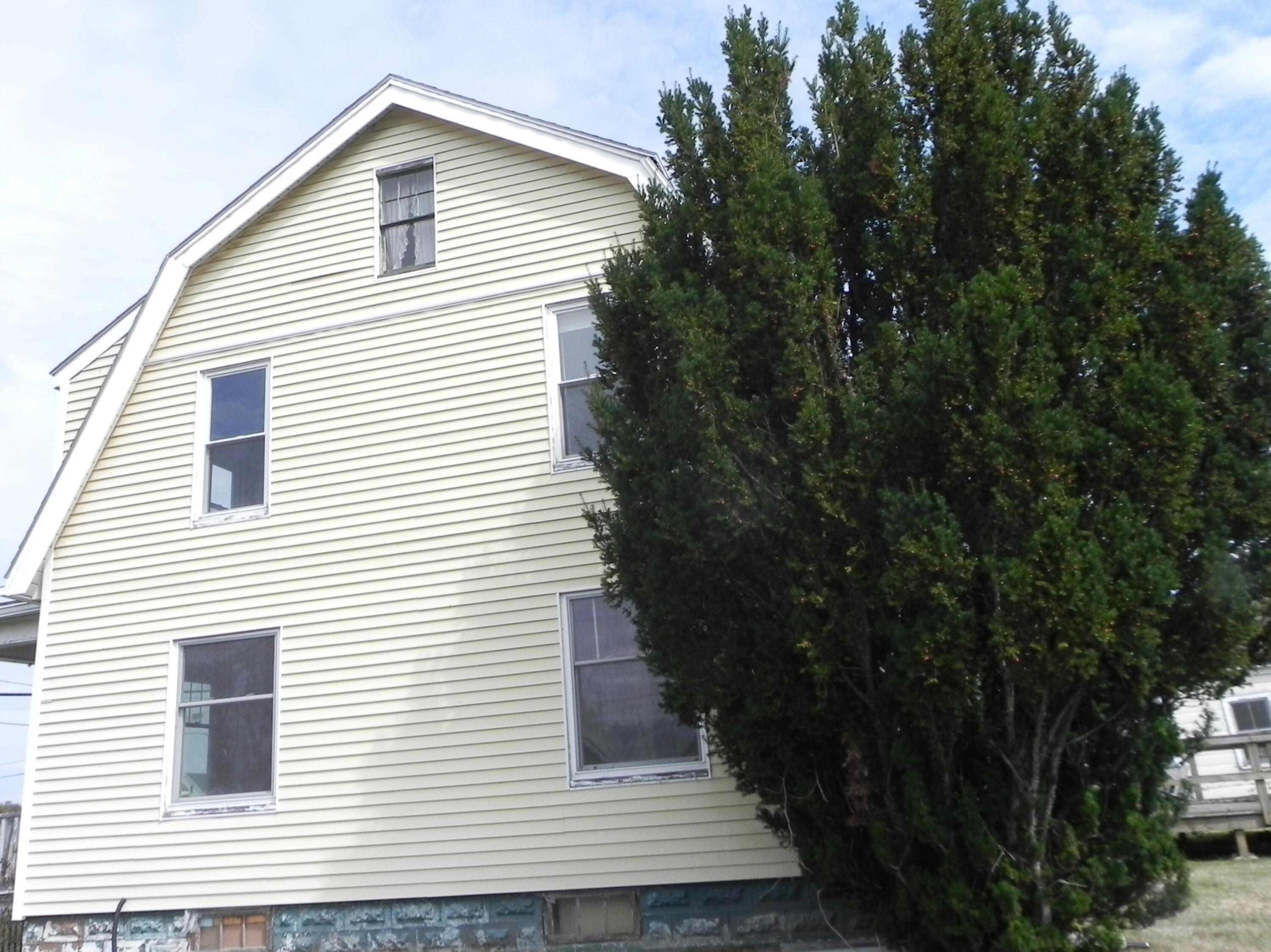 260 County Road Lubec, ME 04652 - Photo 8 of 35 DSCN0487