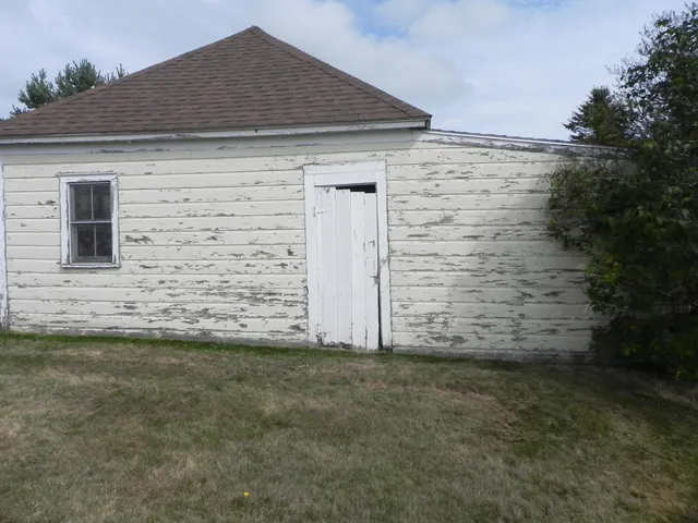 $139,000 | 260 County Road, Lubec, ME 04652