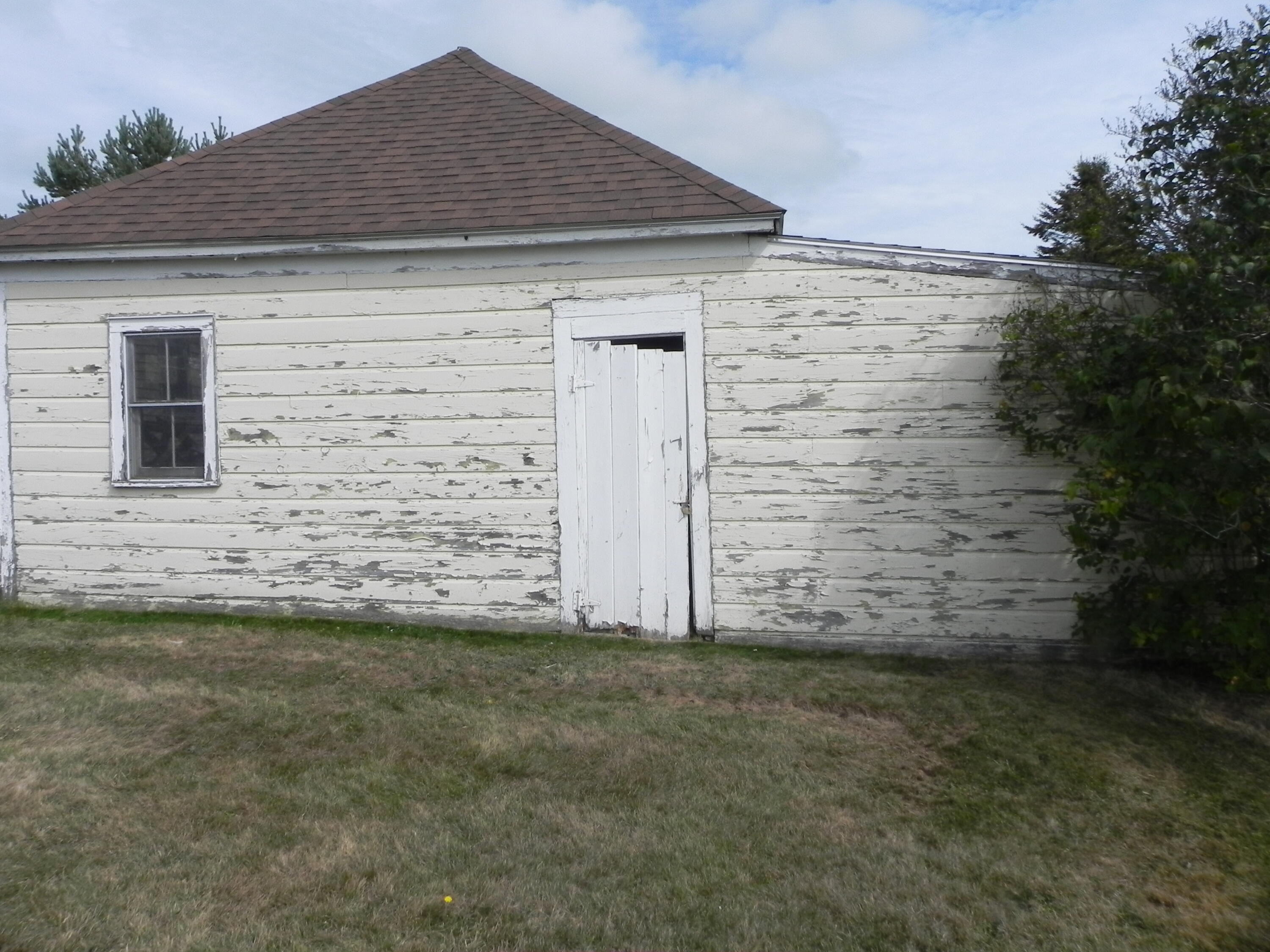 260 County Road Lubec, ME 04652 - Photo 9 of 35 DSCN0488