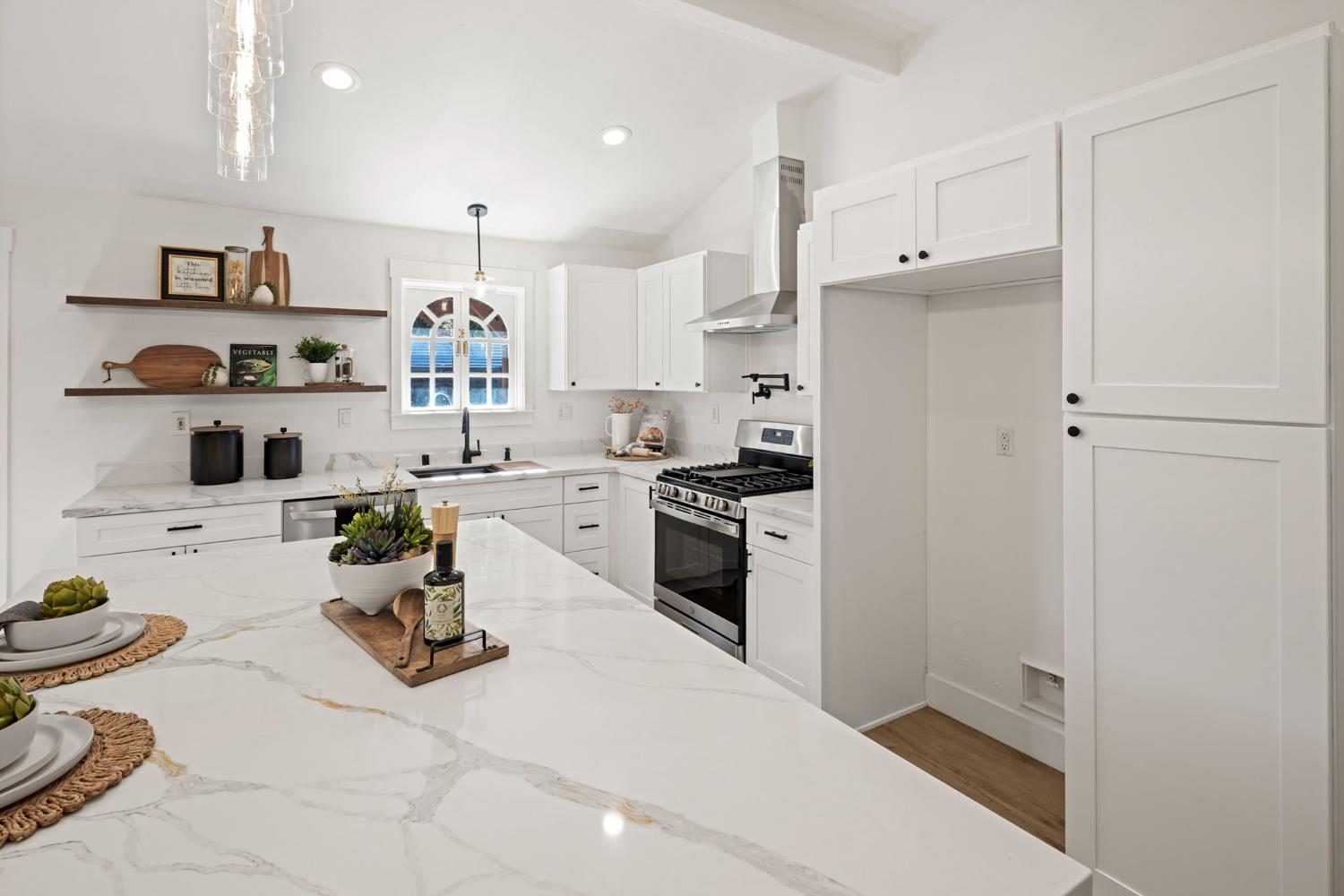 4664 Ladera Way Carmichael, CA 95608 - Photo 12 of 61