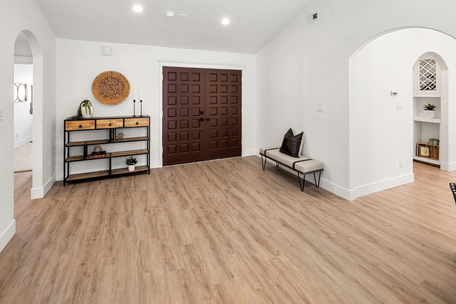 4664 Ladera Way Carmichael, CA 95608 - Photo 8 of 61