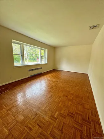 $6,500 | 6 Highland Terrace, Manhasset, NY 11030