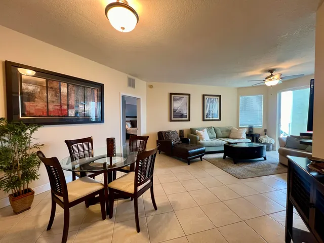 $4,900 | 975 Northwest Flagler Avenue, Unit 301, Stuart, FL 34994