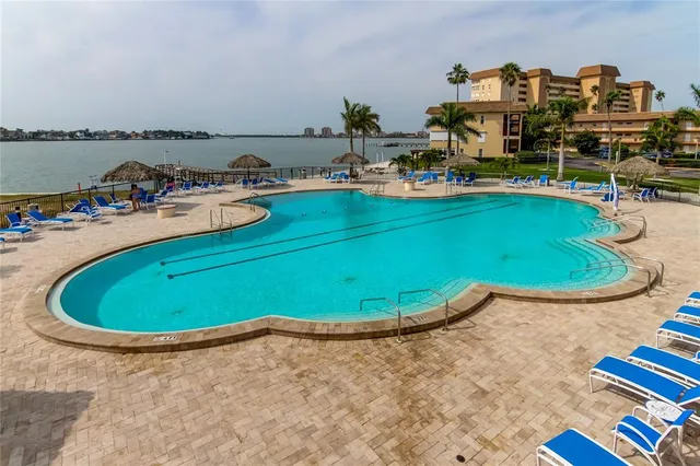 $3,500 | 5200 Brittany Drive South, Unit 204, St. Petersburg, FL 33715