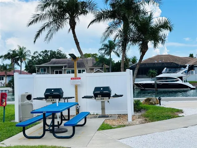 $3,500 | 5200 Brittany Drive South, Unit 204, St. Petersburg, FL 33715