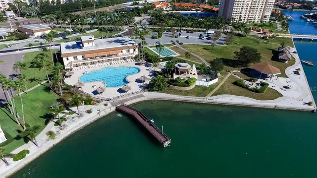 $3,500 | 5200 Brittany Drive South, Unit 204, St. Petersburg, FL 33715