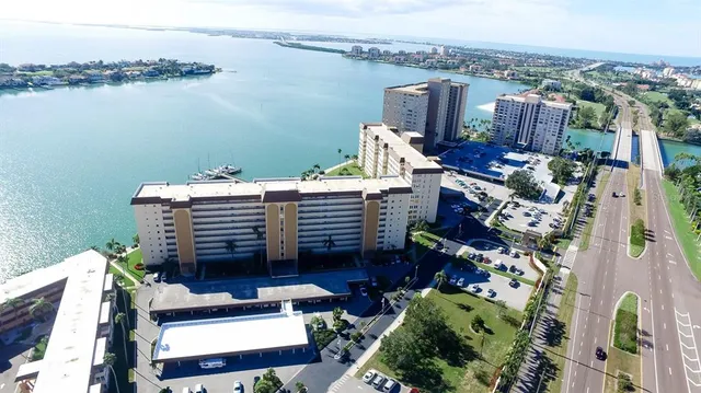 $3,500 | 5200 Brittany Drive South, Unit 204, St. Petersburg, FL 33715