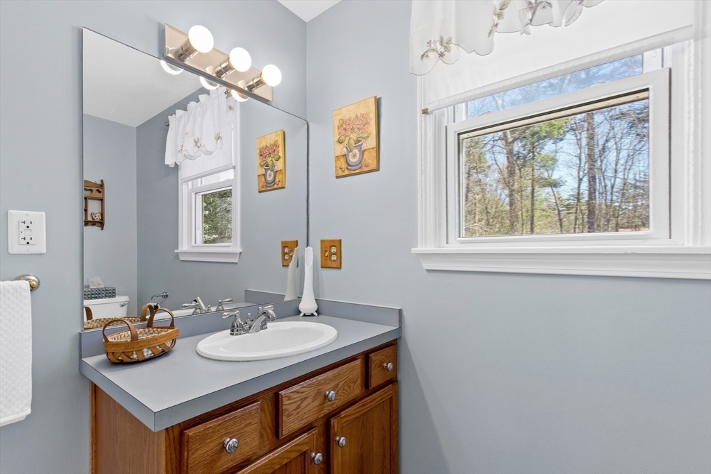 53 Stoney Weir Road Halifax, MA 02338 - Photo 34 of 39