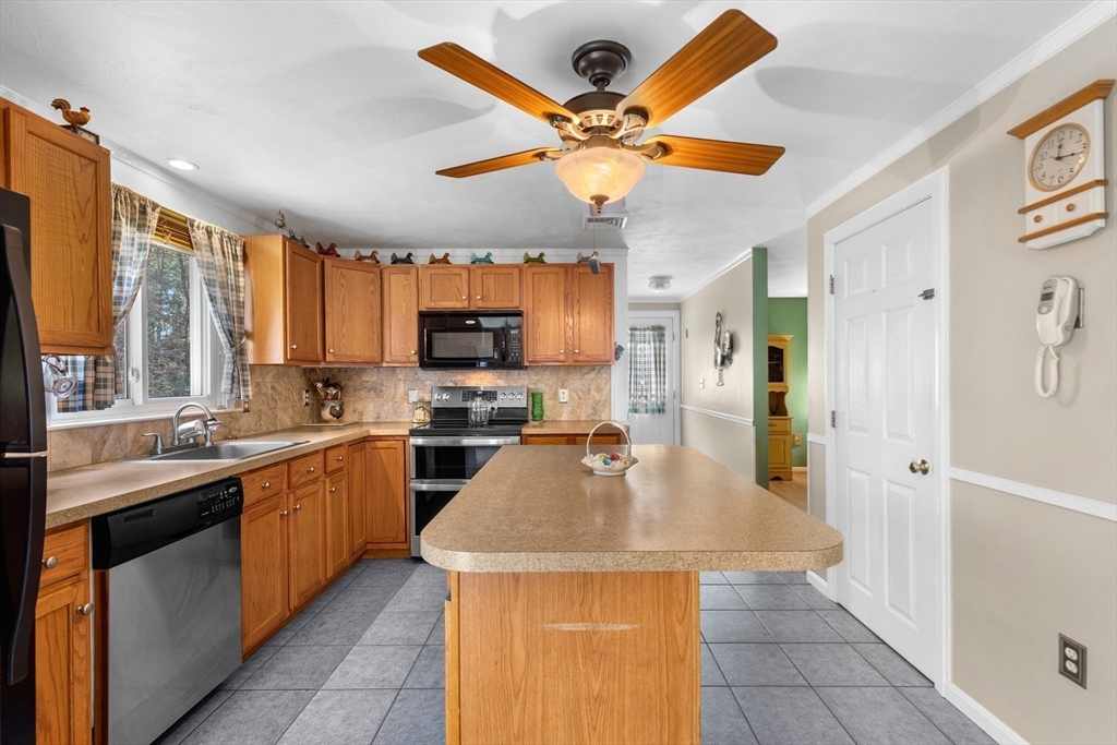 53 Stoney Weir Road Halifax, MA 02338 - Photo 6 of 39