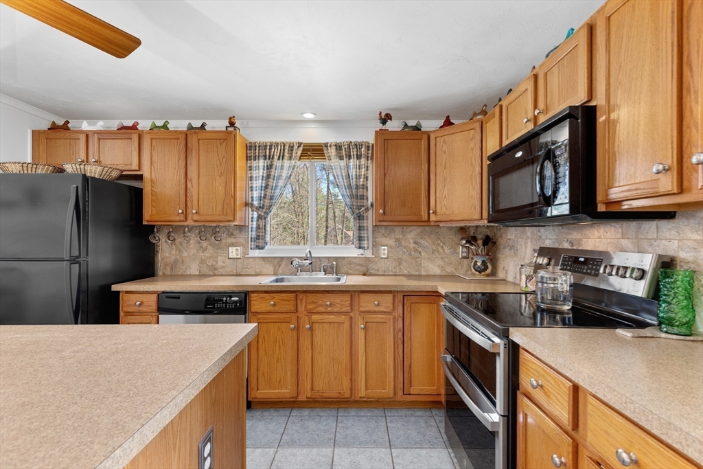 53 Stoney Weir Road Halifax, MA 02338 - Photo 9 of 39