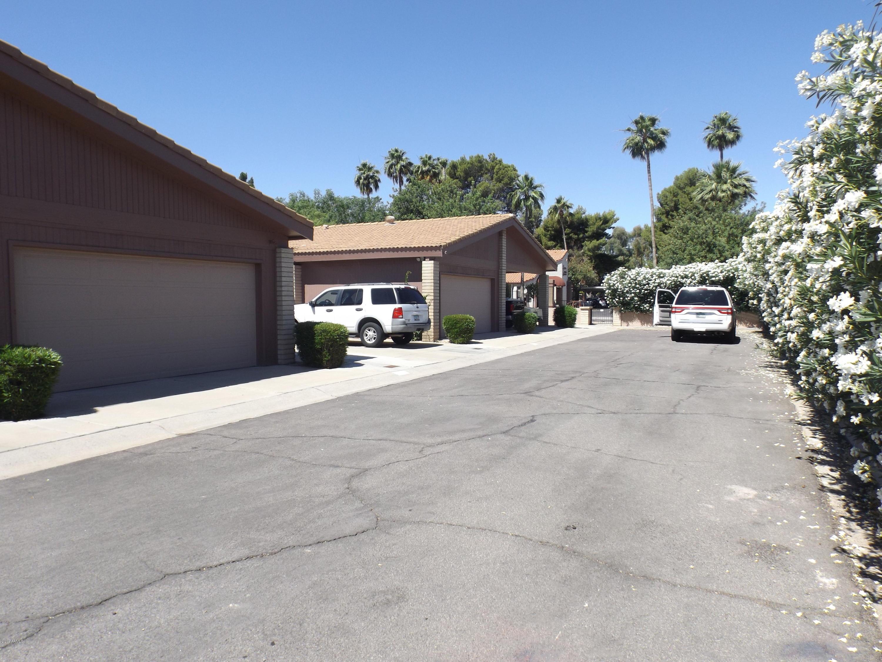 2705 East Cactus Road Phoenix, AZ 85028 - Photo 10 of 20