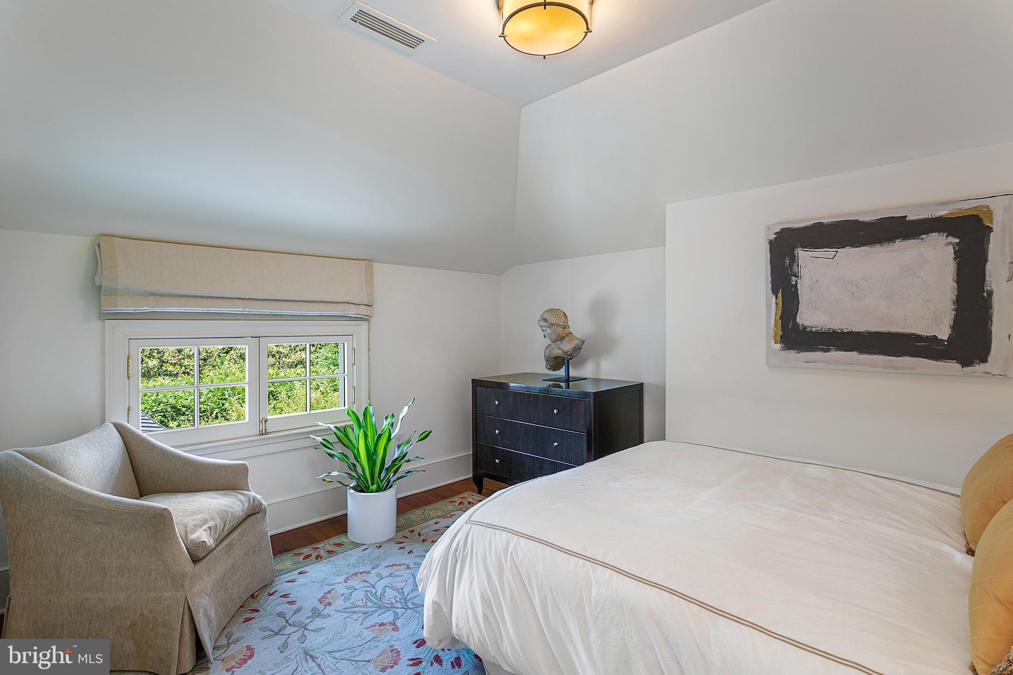 2727 Q Street Northwest Washington, DC 20007 - Photo 26 of 46 Bedroom