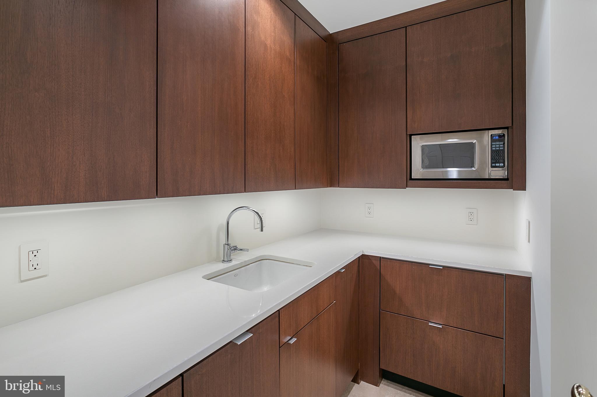 2727 Q Street Northwest Washington, DC 20007 - Photo 35 of 46 Kitchenette