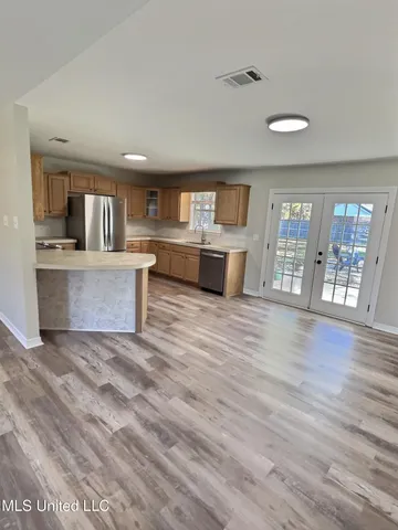 $1,895 | 3116 Beachview Drive, Ocean Springs, MS 39564