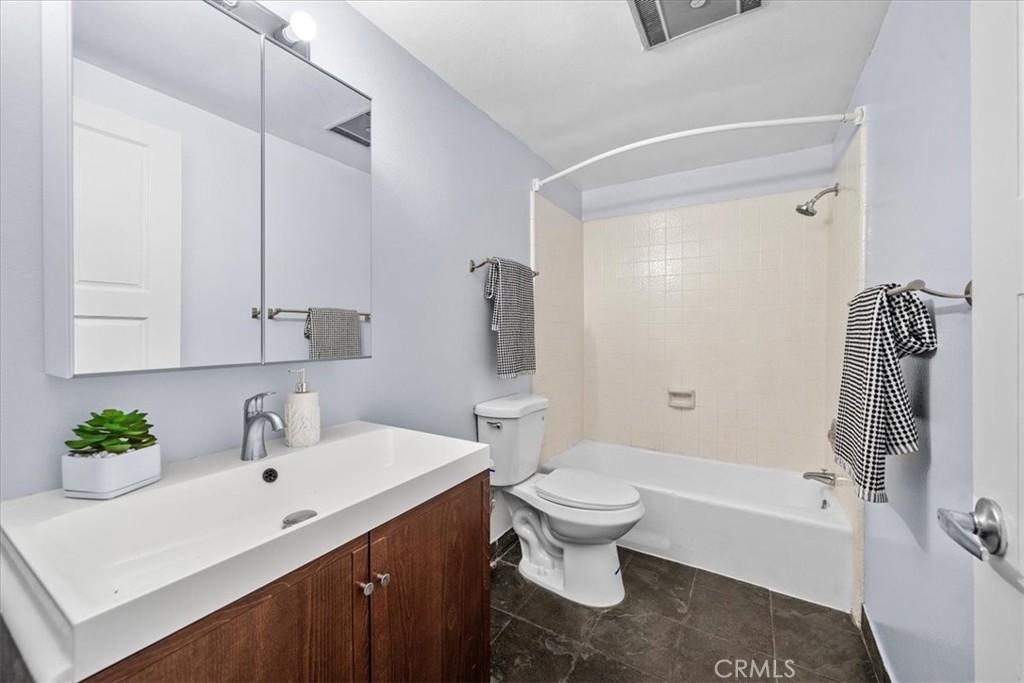 900 Cedar Street, Unit 106 El Segundo, CA 90245 - Photo 16 of 19