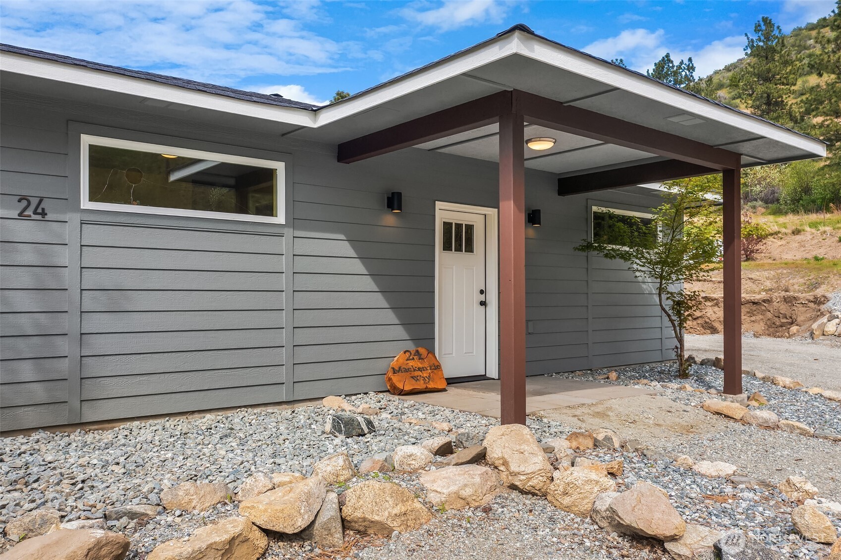 24 Mackenzie Way Chelan, WA 98816 - Photo 3 of 35 Gallery Image 3