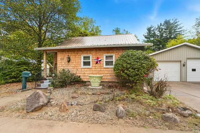 $190,000 | 309 South Maple Street, North Manchester, IN 46962