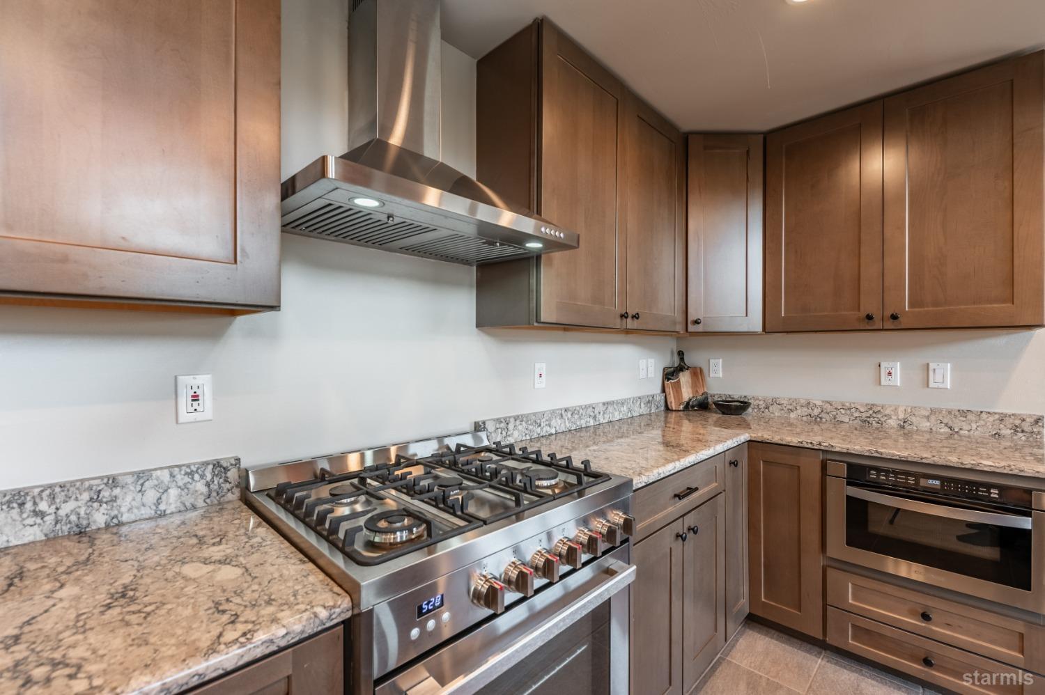 151 Silver Peak Road Markleeville, CA 96120 - Photo 8 of 33 Gourmet kitchen