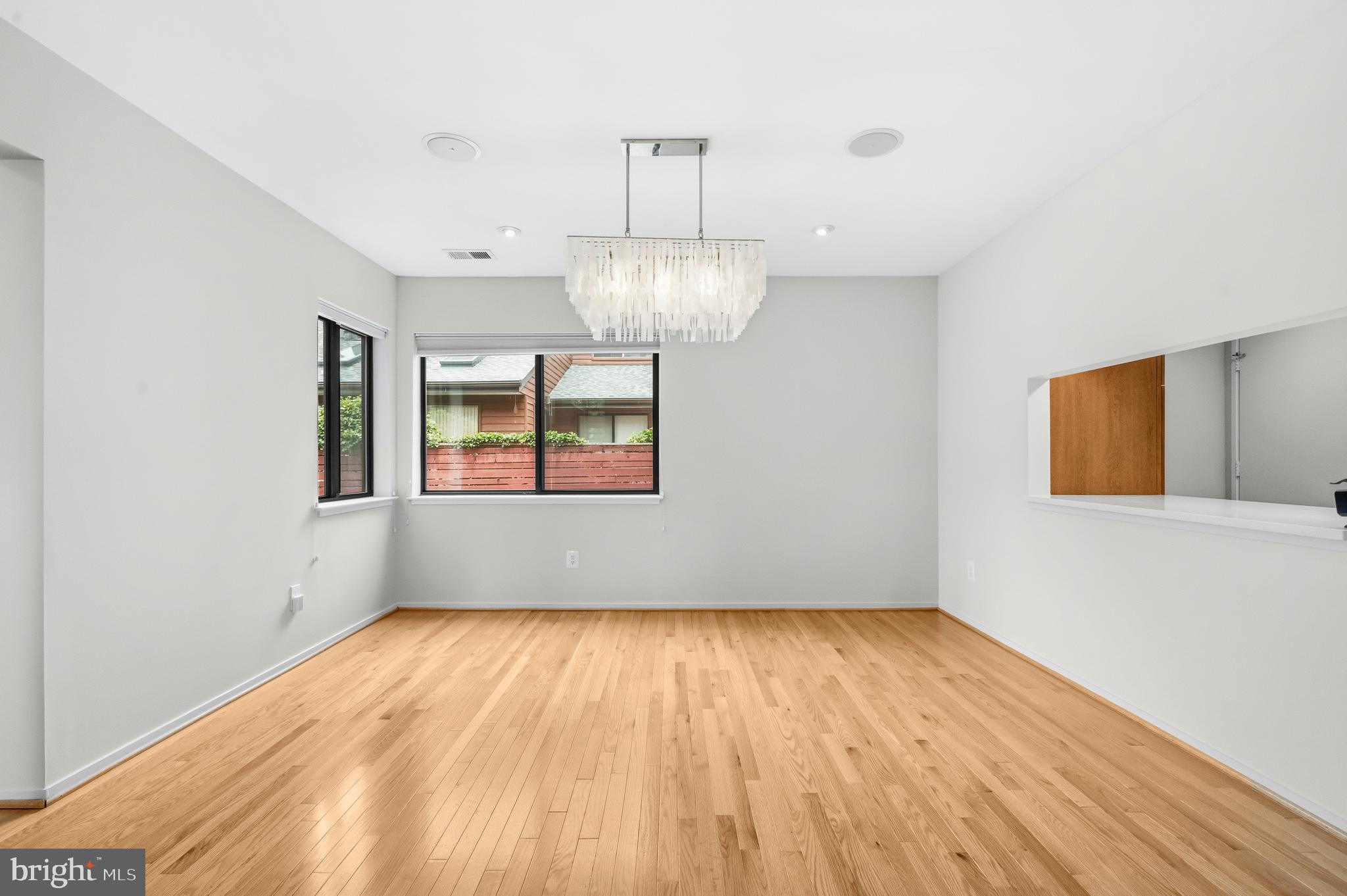 2105 South Bay Lane Reston, VA 20191 - Photo 6 of 71