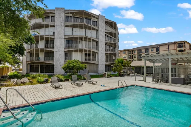 $375,000 | 823 South Water Street, Unit 5D, Corpus Christi, TX 78401