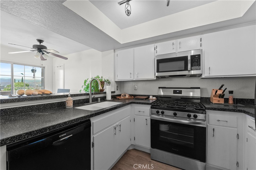1245 Fitzgerald Road, Unit D Simi Valley, CA 93065 - Photo 7 of 18