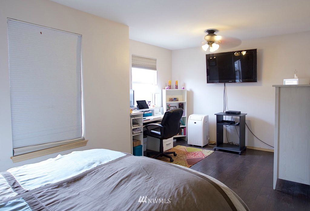 1209 Dayton Place Northeast Renton, WA 98056 - Photo 12 of 17 Gallery Image 12