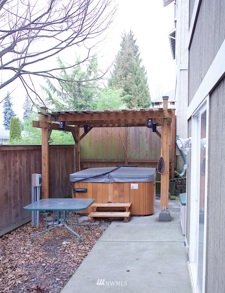 1209 Dayton Place Northeast Renton, WA 98056 - Photo 5 of 17 Gallery Image 5