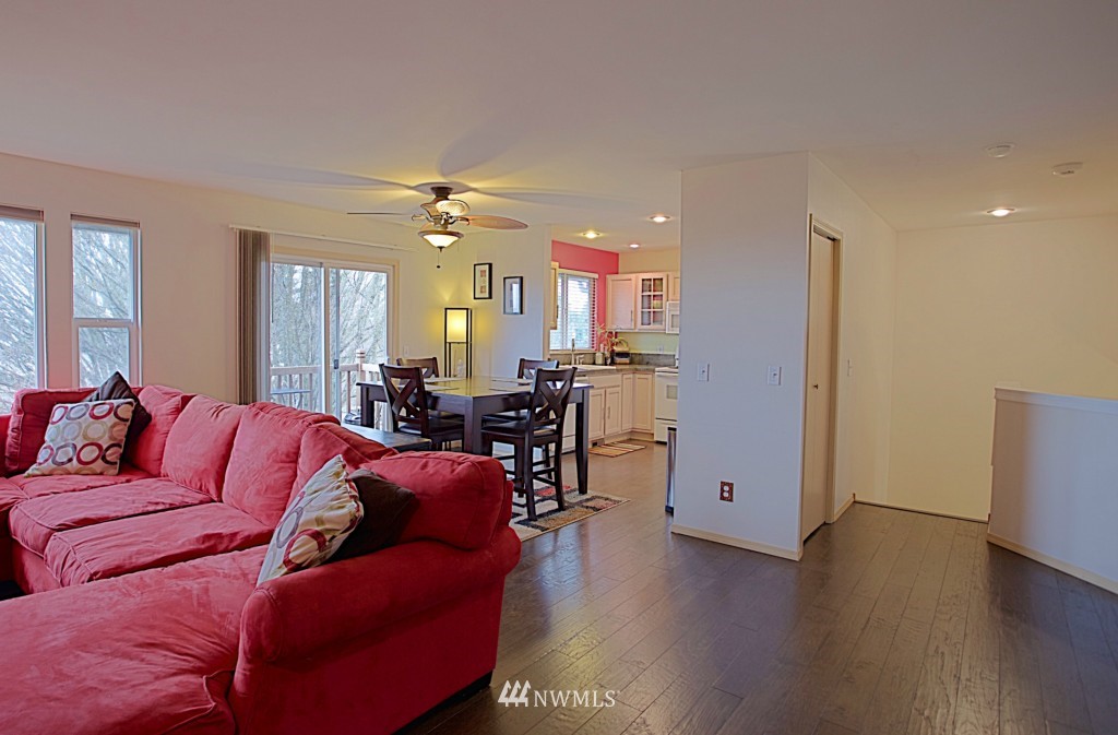 1209 Dayton Place Northeast Renton, WA 98056 - Photo 7 of 17 Gallery Image 7