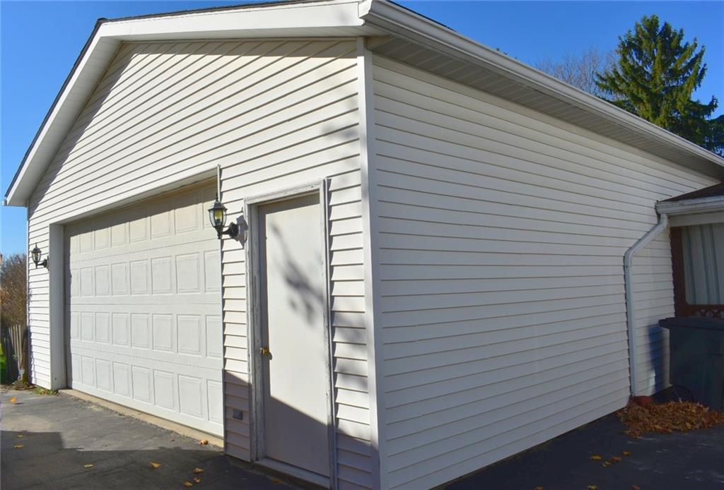 124 Mohawk School Road New Castle, PA 16102 - Photo 4 of 25