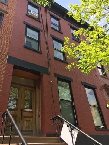 $2,500 | 247 Grove Street, Unit 3, Jersey City, NJ 07302