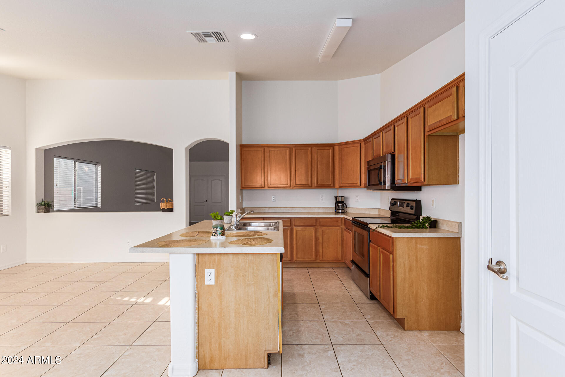 8335 West Crown King Road Tolleson, AZ 85353 - Photo 13 of 33 image9