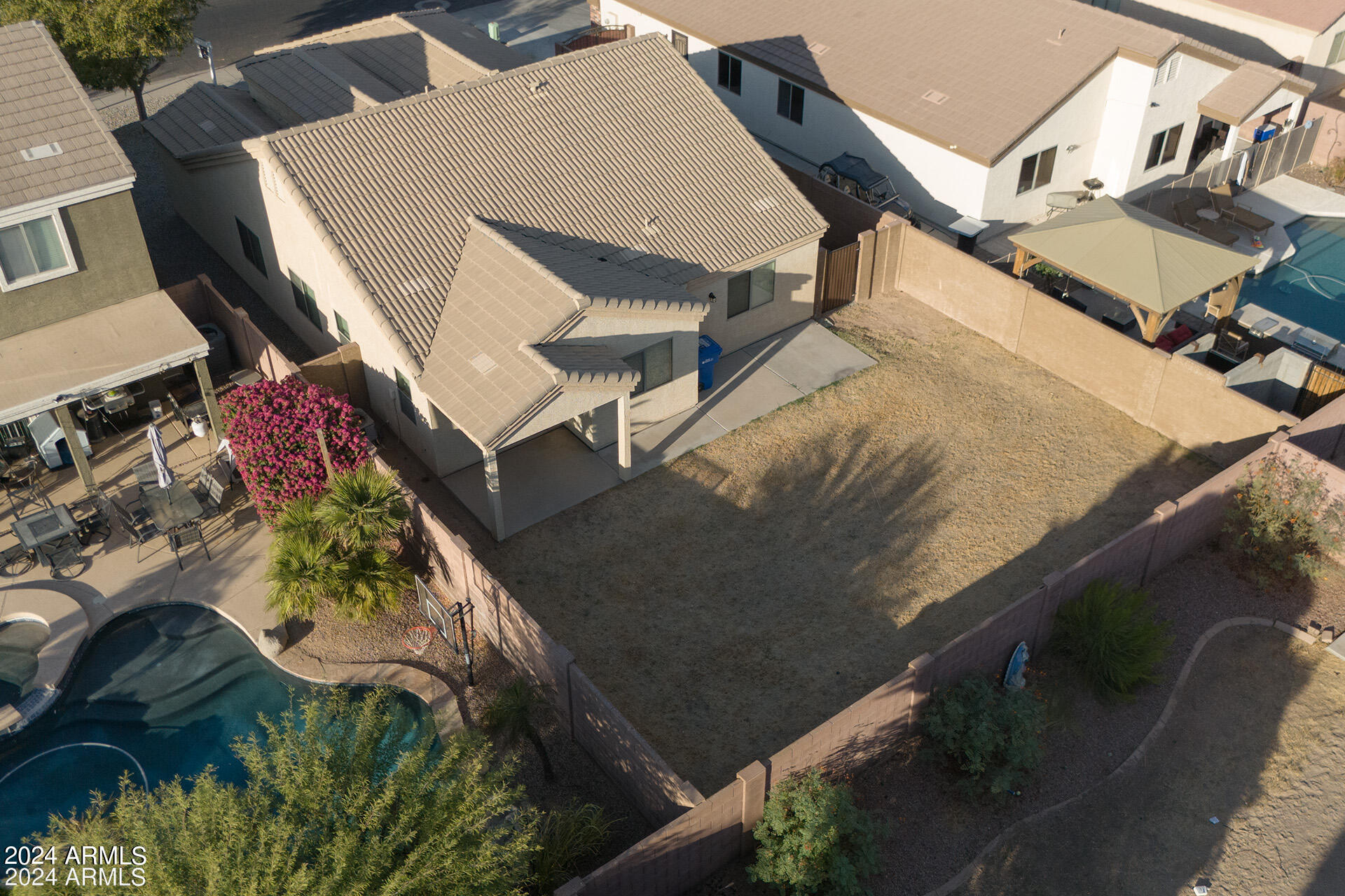 8335 West Crown King Road Tolleson, AZ 85353 - Photo 3 of 33 3