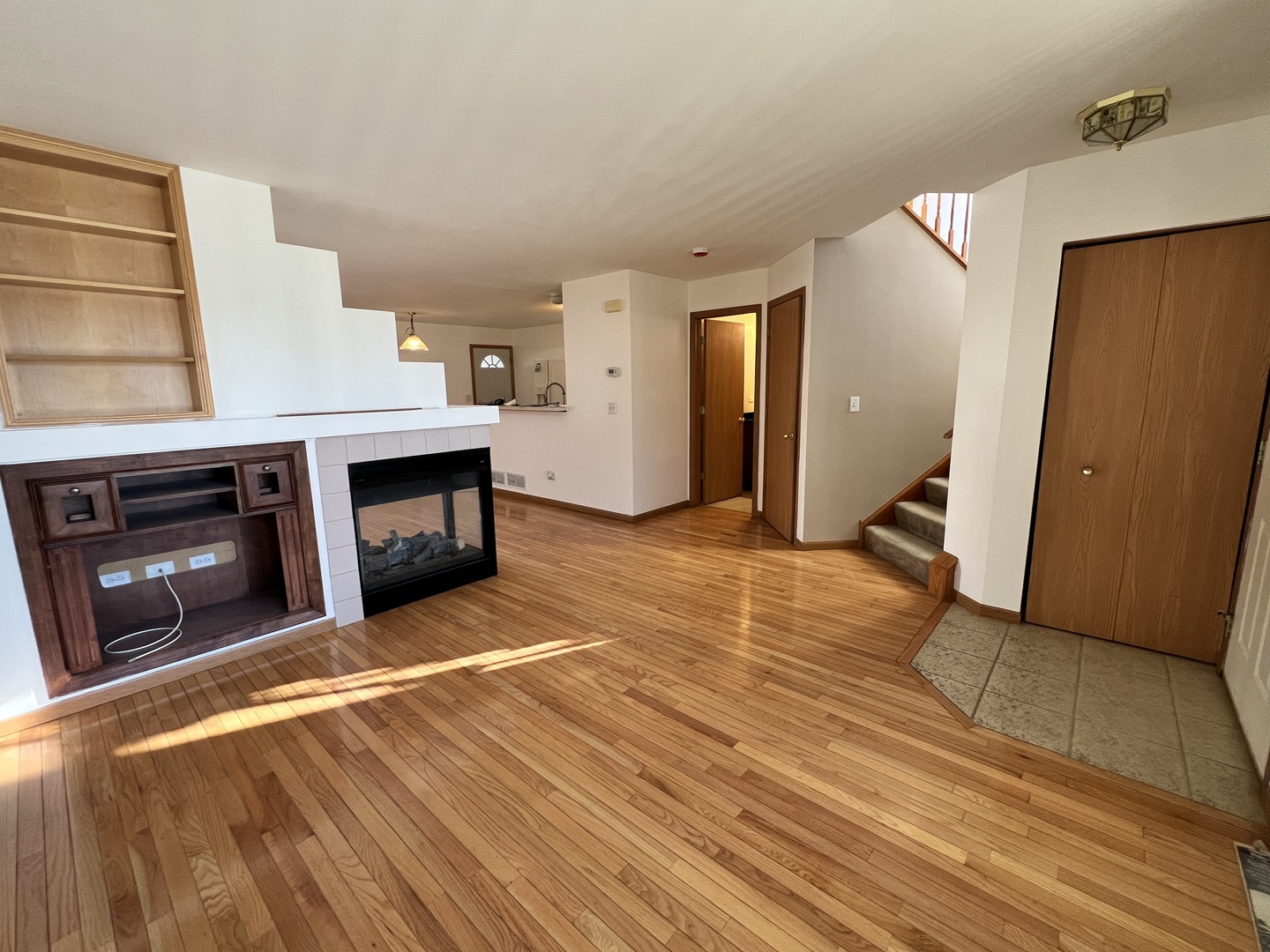 142 Mountain Laurel Court Romeoville, IL 60446 - Photo 4 of 27