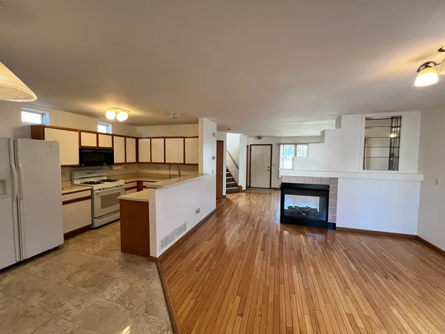 $314,900 | 142 Mountain Laurel Court, Romeoville, IL 60446