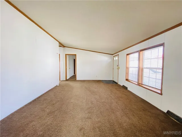 $124,900 | 837 Willowbrook Drive, Lockport, NY 14094